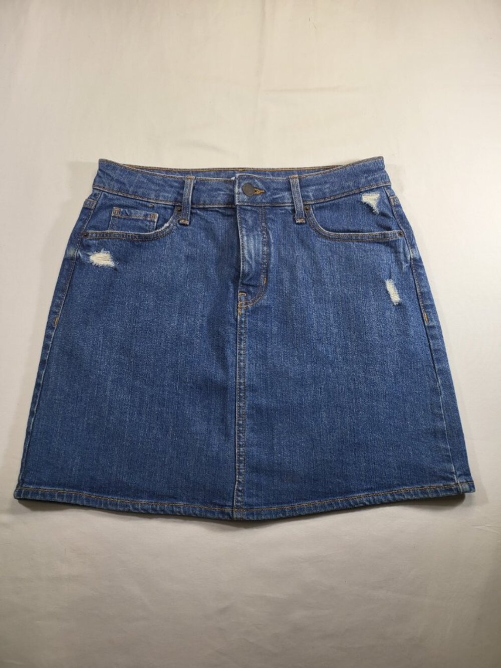 Old Navy Denim Skirt Size 4 –‎ Blue Distressed Jean Mini, Classic 5‑Pocket